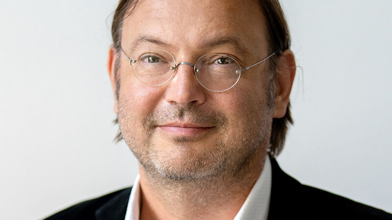Stefan Thurner (Univ.Prof., MedUniWien, Founder and president of the Complexity Science Hub)