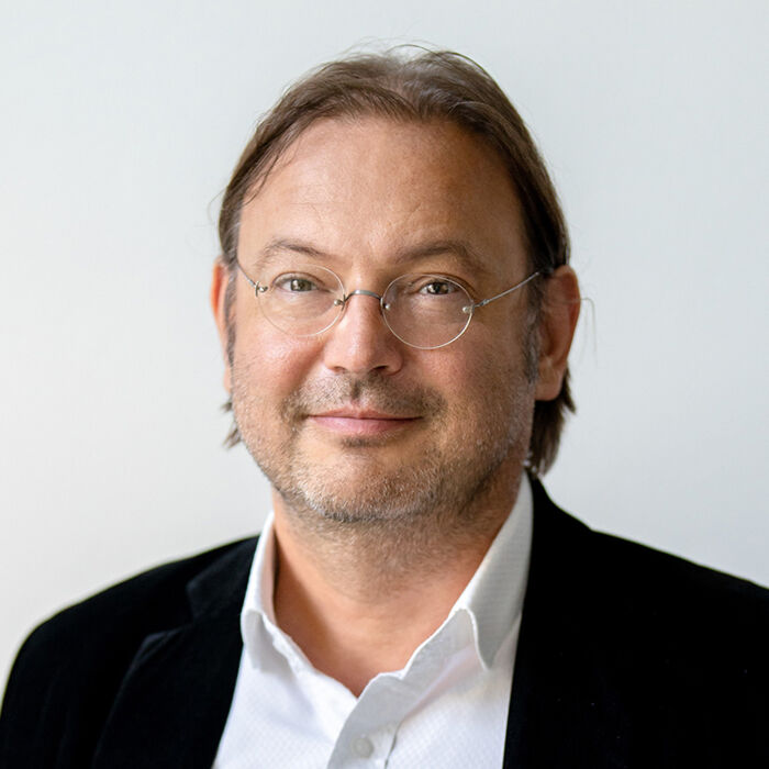 Stefan Thurner (Univ.Prof., MedUniWien, Founder and president of the Complexity Science Hub)